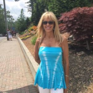 Meet your Posher, Deborah